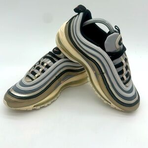 Nike Air Max 97 SE (GS) Youth Trainers Size 7Y (AV3181 001) Metallic Gold Silver